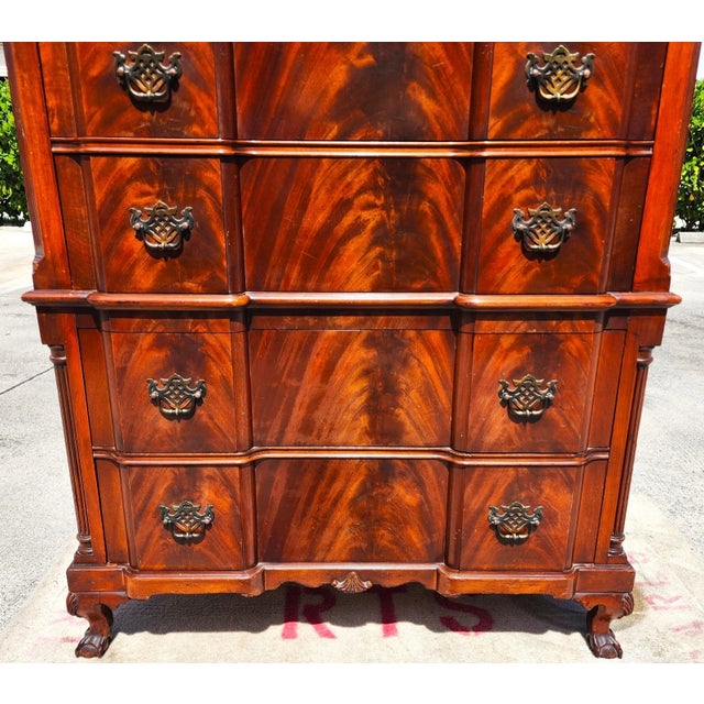 Early 20th Century Antique Georgian Flame Mahogany Block Front Highboy Dresser For Sale - Image 5 of 18