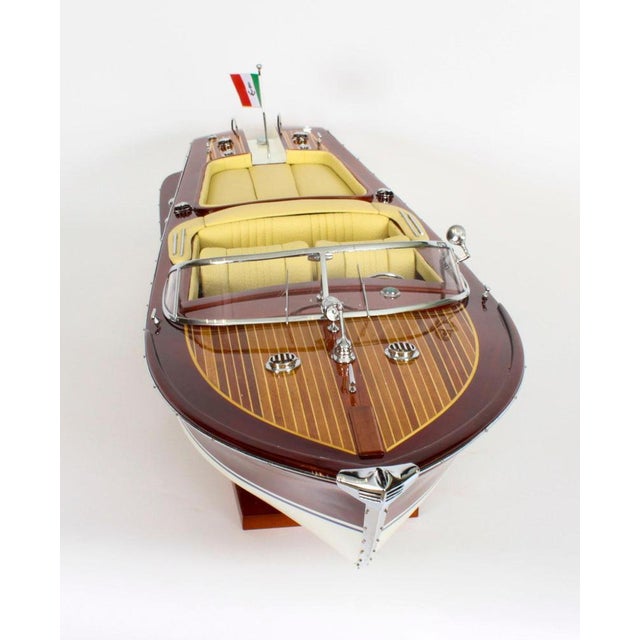 Riva Aquarama Speedboat Model with Cream Interior For Sale - Image 12 of 18