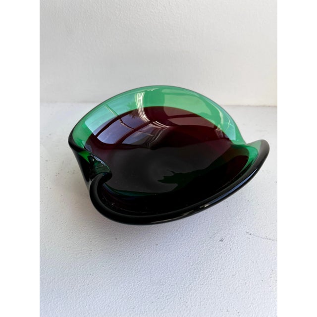 Murano Green and Red Glass Bowl, circa 1950 For Sale - Image 4 of 12