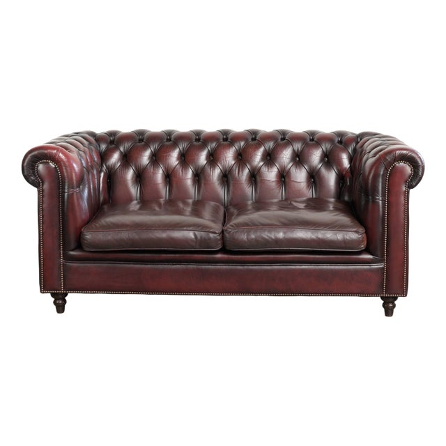 Cowhide Chesterfield 2.5-Seater Sofa in Oxblood Red For Sale