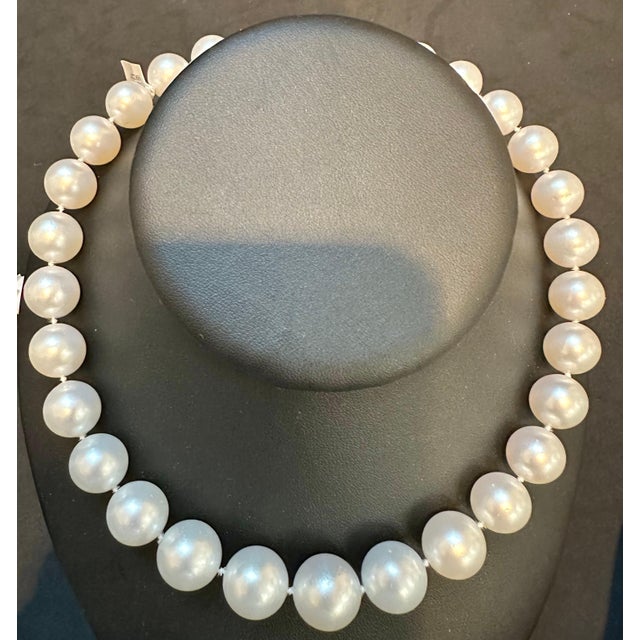 13-16.5mm White South Sea Round Pearl Necklace - AAA Quality, 29 Pieces +Diamond For Sale - Image 9 of 18