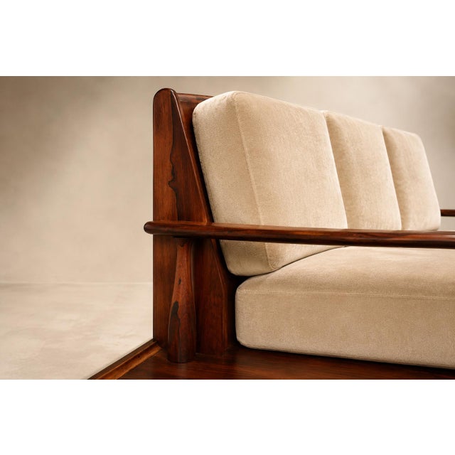 Liceu de Artes e Ofícios Sofa in Rosewood & Mohair by Liceu De Artes E Ofícios, Brazilian Modern, 1960s For Sale - Image 4 of 18