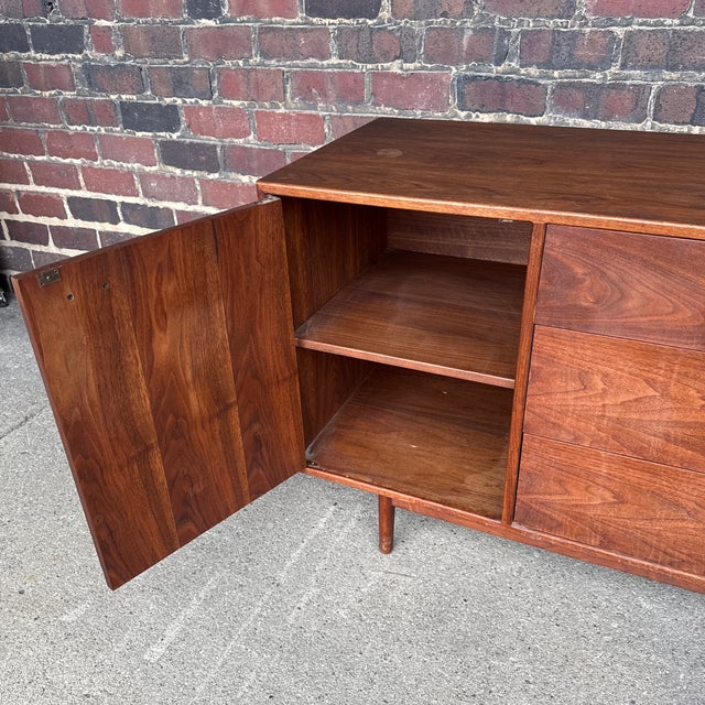 Brown Jen’s Risom 3 Drawer and One Compartment Chest in Walnut Mid Century Modern For Sale - Image 8 of 12