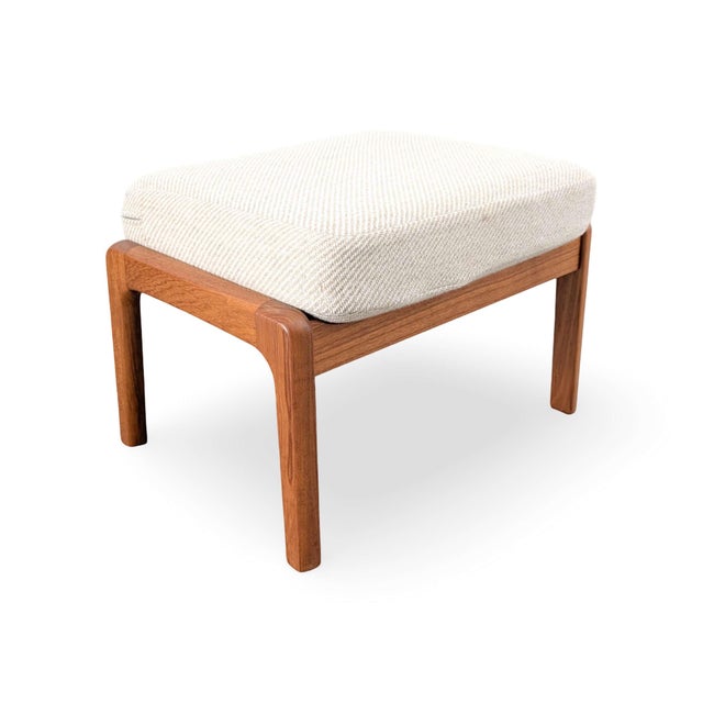 Senator Highback Armchair and Pouf by Ole Wanscher for Poul Jeppesen, Set of 3 For Sale - Image 9 of 15