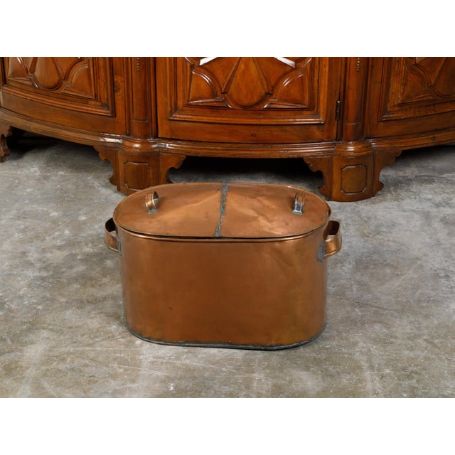 Early 20th Century Large English 1930s Copper Braising Pan with Handles and Weathered Patina For Sale - Image 5 of 12