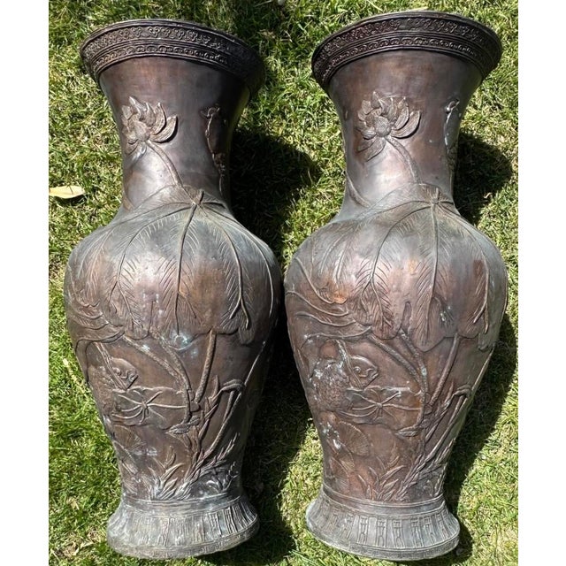 Monumental Pair Japanese Meiji Bronze Floor Vases Koi Fish, Lotus Flowers & Lily Pads... For Sale - Image 12 of 18