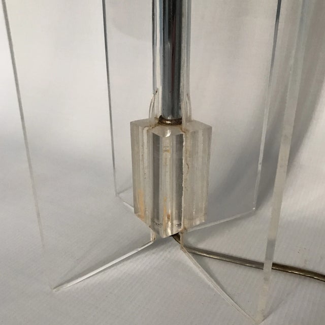 Modern Vintage Lucite Table Lamp For Sale - Image 3 of 11