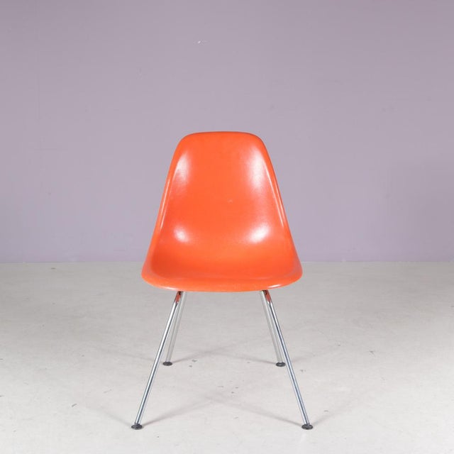 Herman Miller Dining Chair in Orange Fiberglass by Charles & Ray Eames for Herman Miller, USA, 1960s For Sale - Image 4 of 9