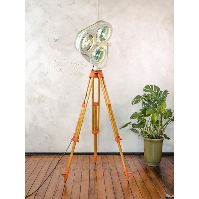 White and Green Operating Hospital Floor Spotlight by Heraeus Hanaulux, London, 1990s For Sale - Image 14 of 18
