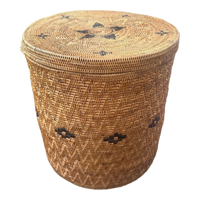 Large Vintage Indonesian Hand -Woven Lombok Storage Basket With Lid For Sale