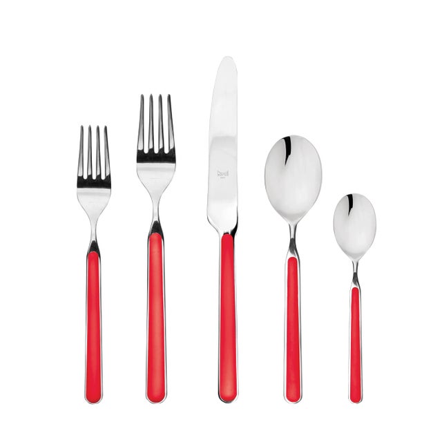 Contemporary Mepra Fantasia 5-Piece Flatware Set, Red For Sale - Image 3 of 4