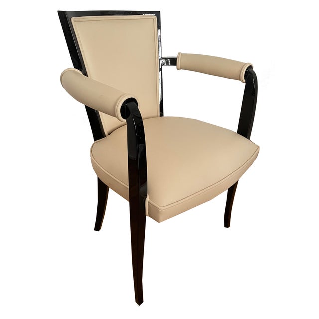 Art Deco Armchair, 1930s, in Very Good conditions. Designed 1920 to 1949