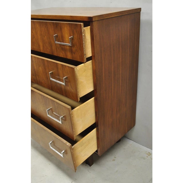 Vintage Mid Century Modern Walnut Veneer 4 Drawer Chrome Pull Tall Chest Dresser For Sale - Image 12 of 17