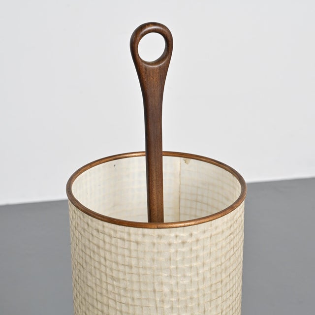 Wood Rocket Floor Lamp in Wood, Brass and Woven Fibers, 1960s For Sale - Image 7 of 13