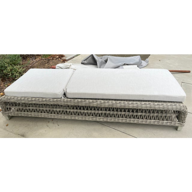 Janus et Cie Arbor chaise lounge in shade "Seashell." In near perfect condition, it's a charming addition to any pool or...