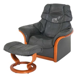 Late 20th Century Ekornes Leather Eldorado Lounge Chair & Ottoman For Sale