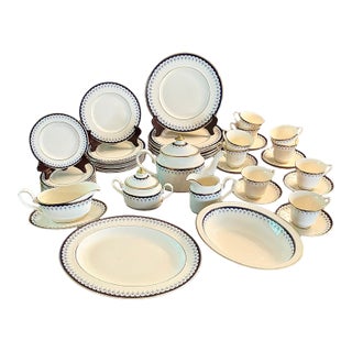 1981 Minton Neoclassical Style "Consort" Dinner Service - 52 pcs For Sale