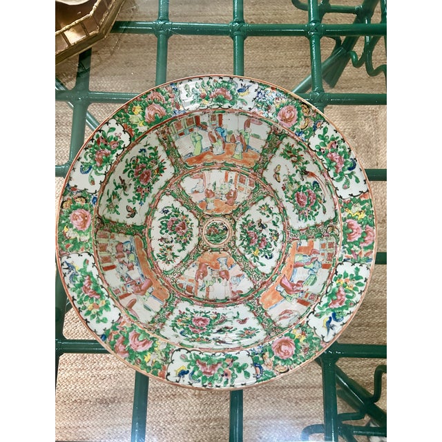 Late 19th Century Large 19th Century Rose Medallion Rimmed Basin For Sale - Image 5 of 12