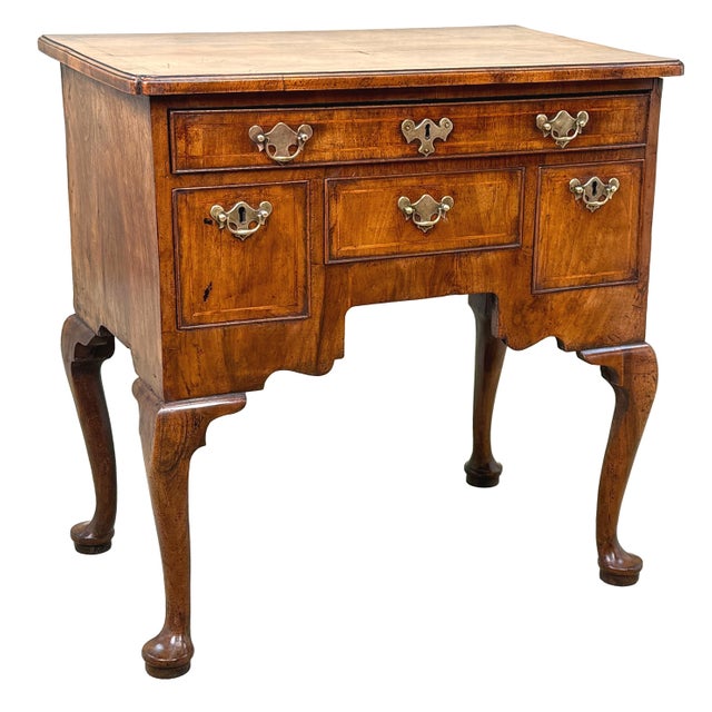 Antique George I Walnut Lowboy, 1720 For Sale - Image 9 of 13