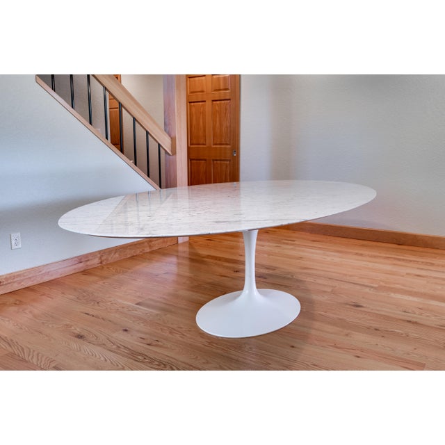 Eero Saarinen Mid 20th Century Eero Saarinen Marble Tulip Dining Table by Knoll For Sale - Image 4 of 9