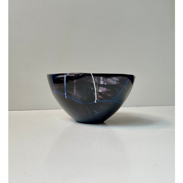 Contrast Art Glass Bowl by Anna Ehrner for Kosta Boda, 1990s For Sale - Image 3 of 8