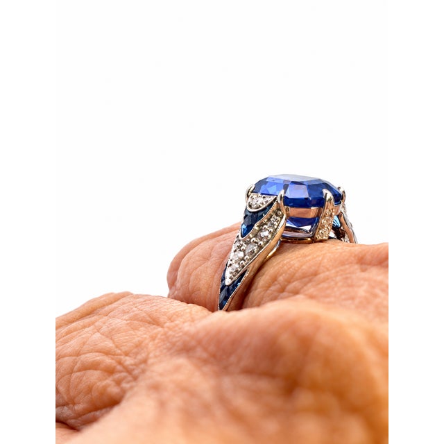 1930s Art Deco Platinum Blue Sapphire Ring, 5.76ct No Heat, Diamonds, 1930 For Sale - Image 5 of 11