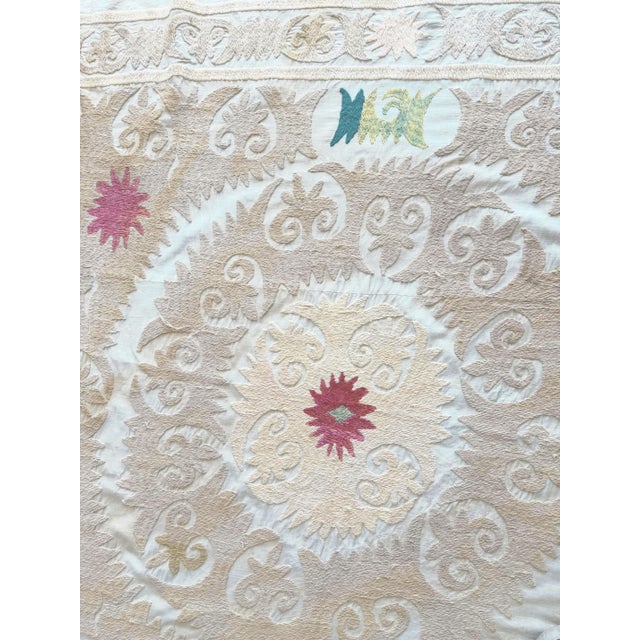 Suzani Wall Hanging Decor - 1960s Embroidery For Sale In New York - Image 6 of 9