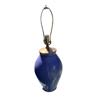 20th Century Ethan Allen by Rockdale Union Stoneware Periwinkle Ceramic Lamp For Sale