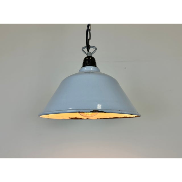 French Industrial Grey Enamel Factory Pendant Lamp, 1960s For Sale - Image 12 of 14