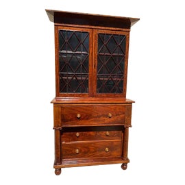 Example of Federal Secretary Desks