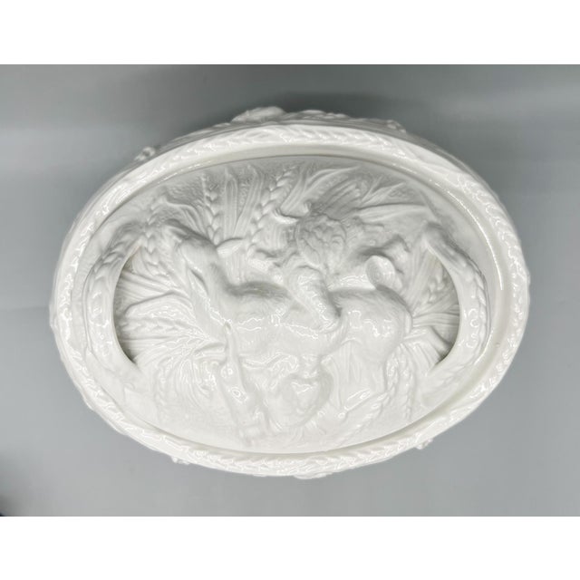 English Vintage English Portmeirion White Relief Covered Serving Bowl | Oven-to-Table Dish - Cottagecore, European Countryside For Sale - Image 3 of 16